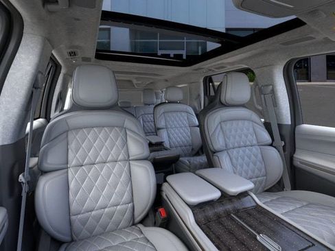New 2025 Lincoln Navigator L Black Label image 40