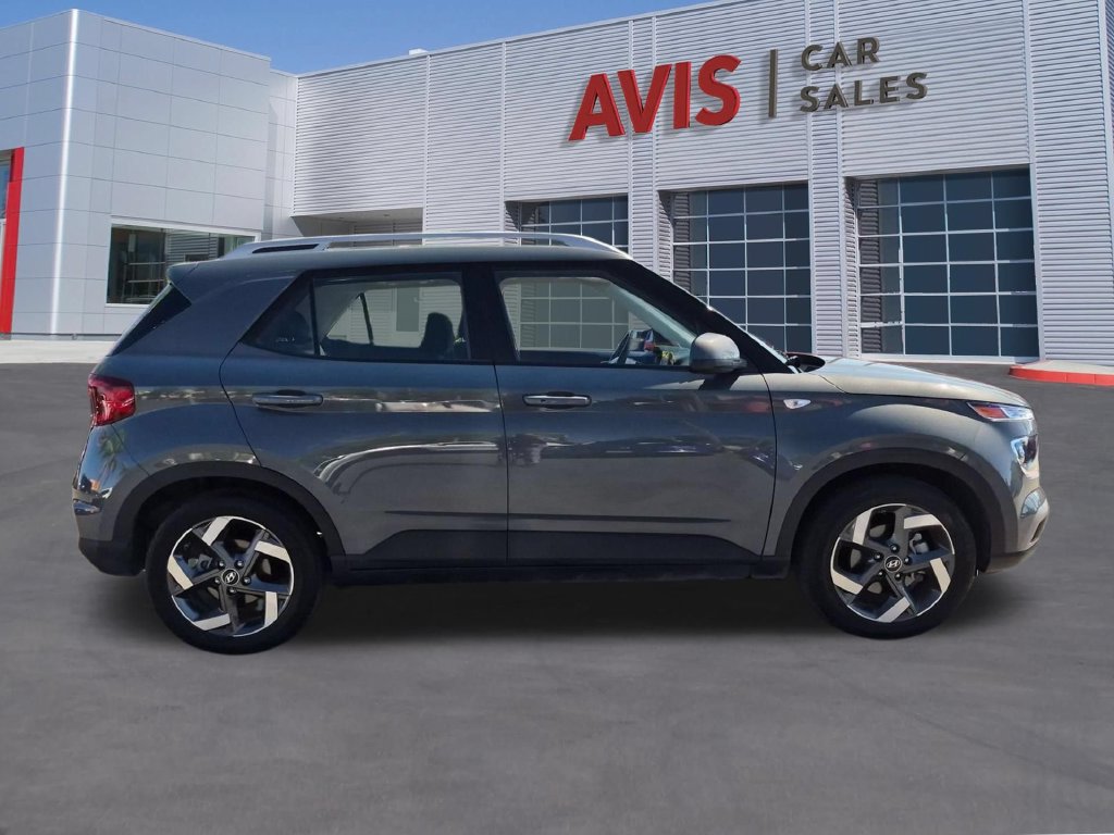 Used 2026 Hyundai Venue SEL FWD image 5
