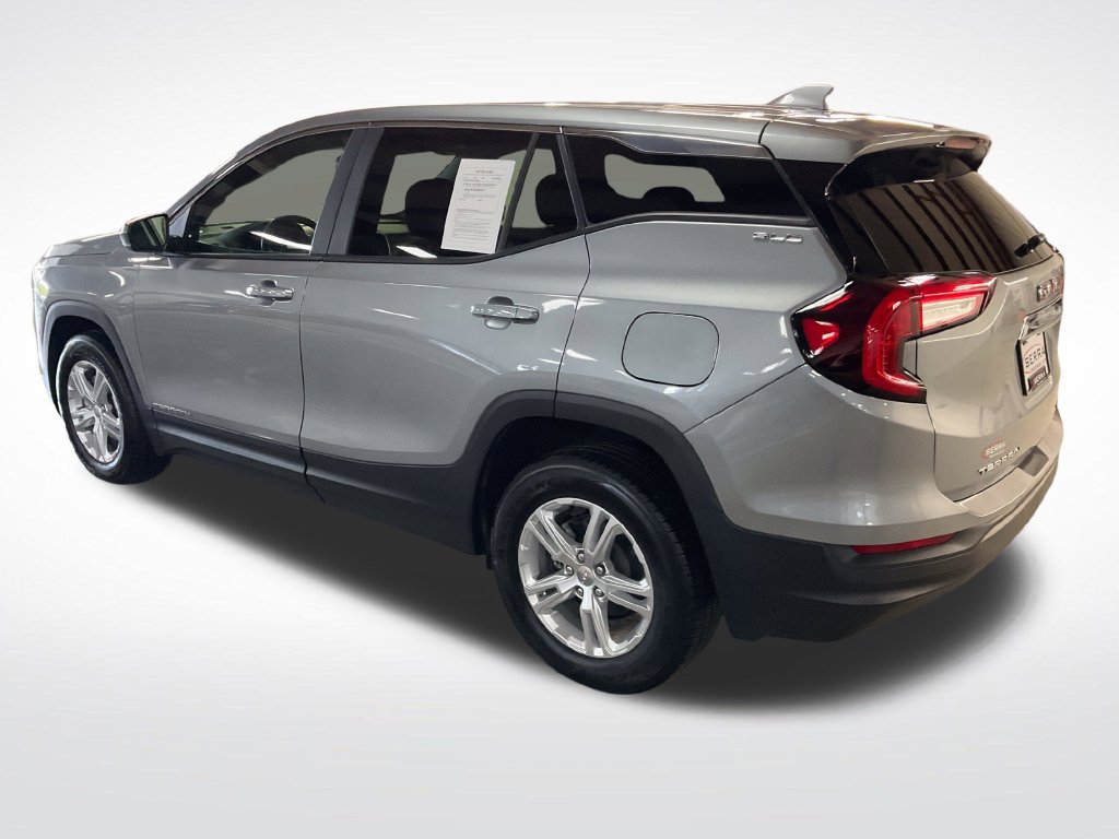Used 2024 GMC Terrain SLE AWD/4WD image 3