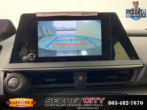 Used 2025 Toyota Prius LE FWD image 22