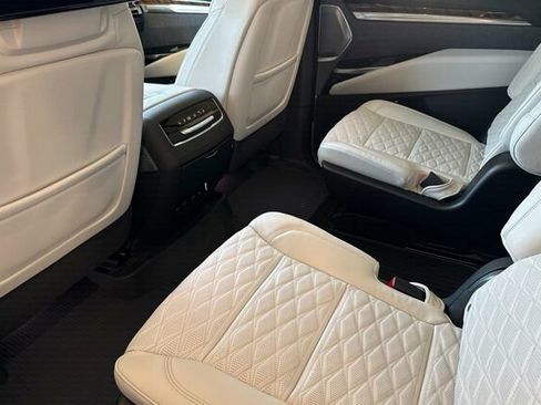 New 2026 Cadillac Escalade Platinum Luxury w/ LPO, Floor Liner Package AWD/4WD image 12