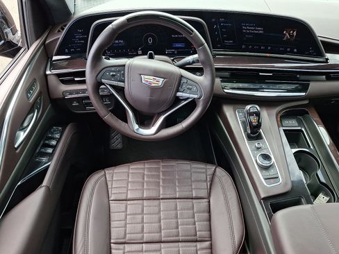 Certified 2023 Cadillac Escalade ESV Sport Platinum w/ LPO, ONYX Package AWD/4WD image 11