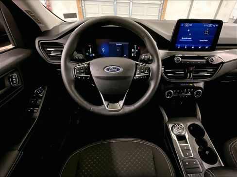 Certified 2024 Ford Escape Active AWD/4WD image 5