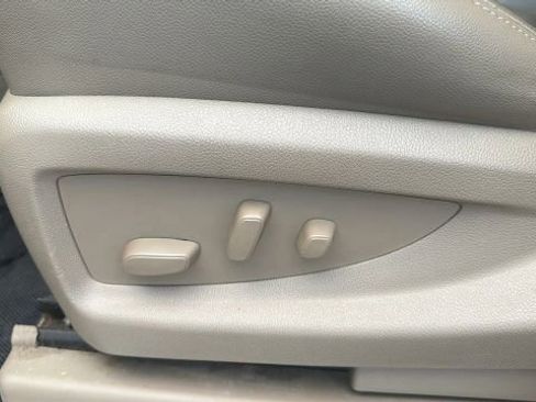 Used 2018 GMC Yukon XL SLT AWD/4WD image 12