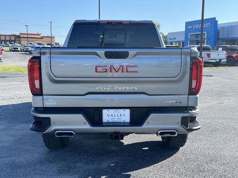 Used 2025 GMC Sierra 1500 AT4 w/ AT4 Premium Package AWD/4WD image 5