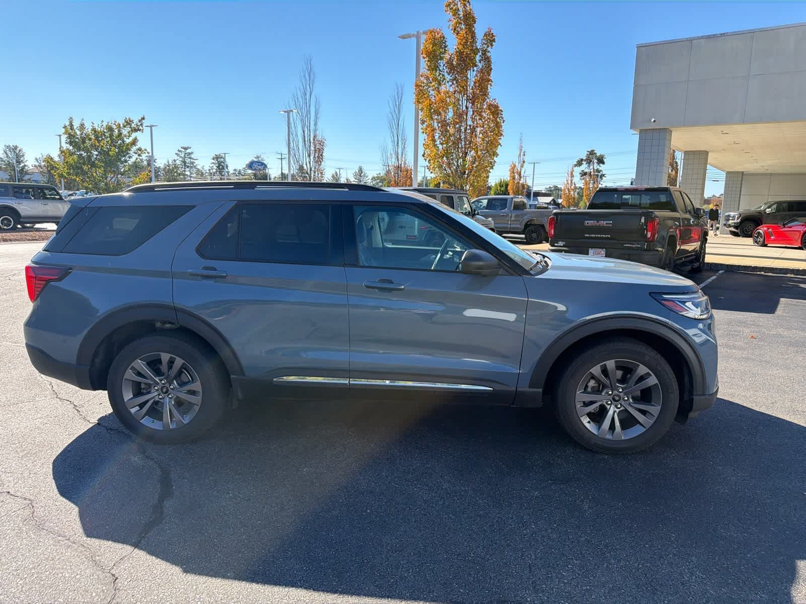 Used 2025 Ford Explorer Active w/ Active Comfort Package AWD/4WD image 7