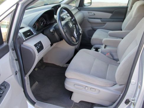 Used 2011 Honda Odyssey EX image 20
