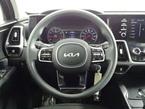 Used 2022 Kia Sorento LX image 24