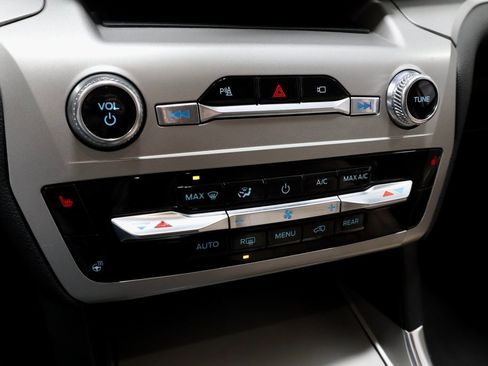 Certified 2022 Ford Explorer XLT w/ Equipment Group 202A image 37