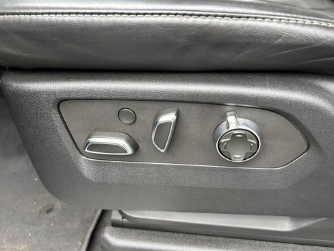 Used 2023 Cadillac Escalade ESV V AWD/4WD image 57