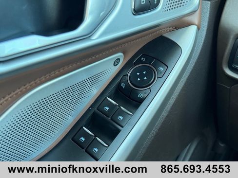 Used 2023 Ford Explorer King Ranch w/ Technology Package image 15