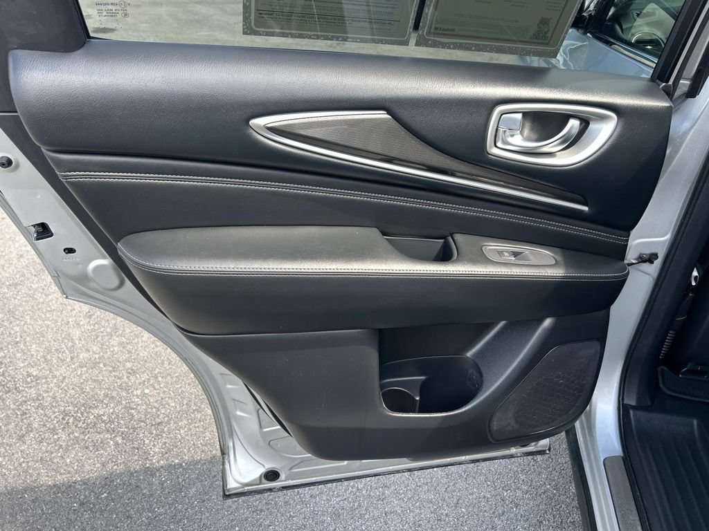 Used 2020 INFINITI QX60 Luxe w/ Essential Package FWD image 28