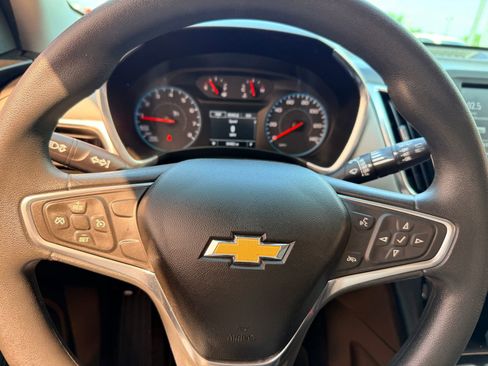 Used 2018 Chevrolet Equinox LS FWD image 13