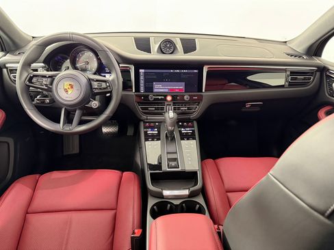 Certified 2026 Porsche Macan AWD/4WD image 15