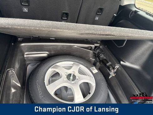 Used 2022 Jeep Grand Cherokee Limited image 34