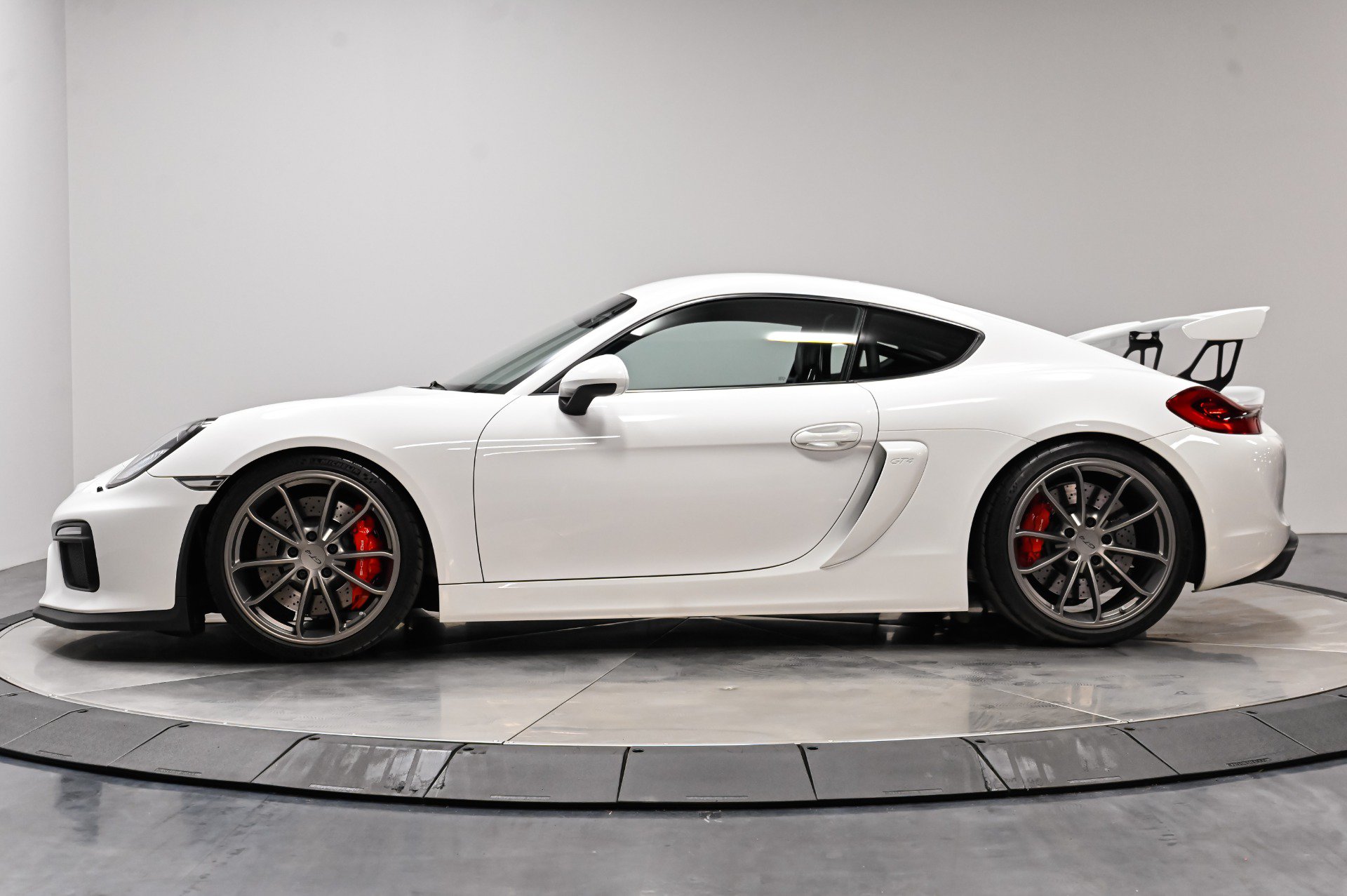 Used 2016 Porsche Cayman GT4 RWD image 21