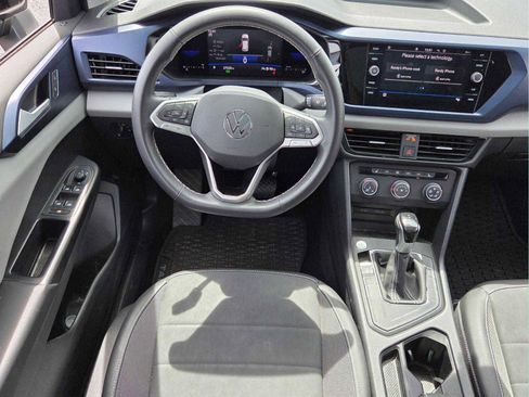 Used 2022 Volkswagen Taos SE image 12