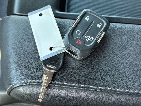 Used 2021 Chevrolet Silverado 1500 LT w/ Z71 Off-Road Package image 41