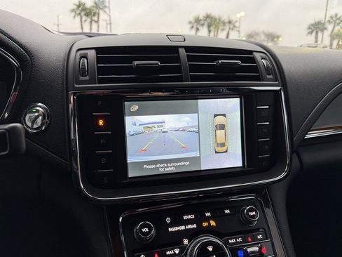 Used 2019 Lincoln Continental Reserve image 10
