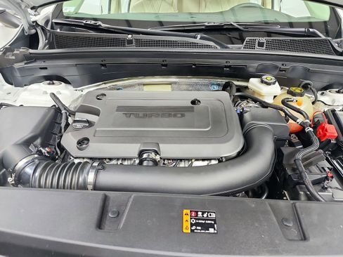 Used 2023 Buick Envision Avenir image 17