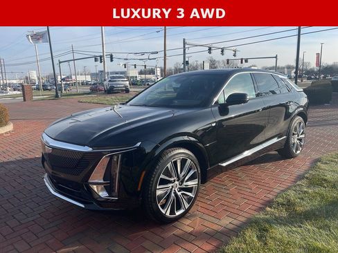 Used 2024 Cadillac Lyriq Luxury w/ LPO, Floor Liner Package image 1