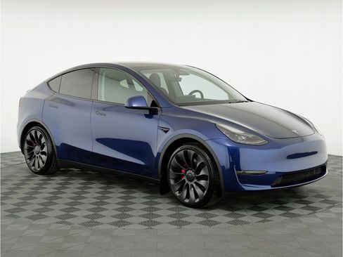 Used 2023 Tesla Model Y Performance image 2