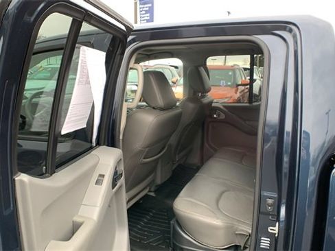 Used 2019 Nissan Frontier SL image 20