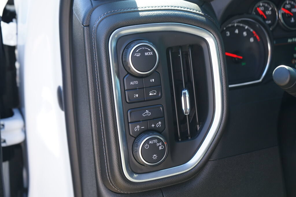 Used 2022 Chevrolet Silverado 1500 LT AWD/4WD image 11
