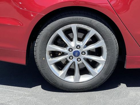 Used 2017 Ford Fusion SE FWD image 15