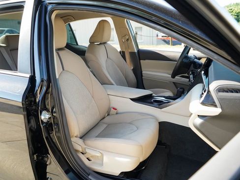 Used 2023 Toyota Camry LE FWD image 13