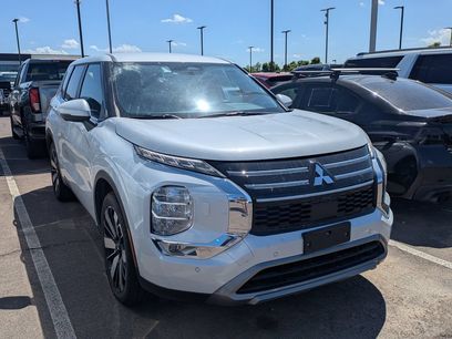 Used 2025 Mitsubishi Outlander SE