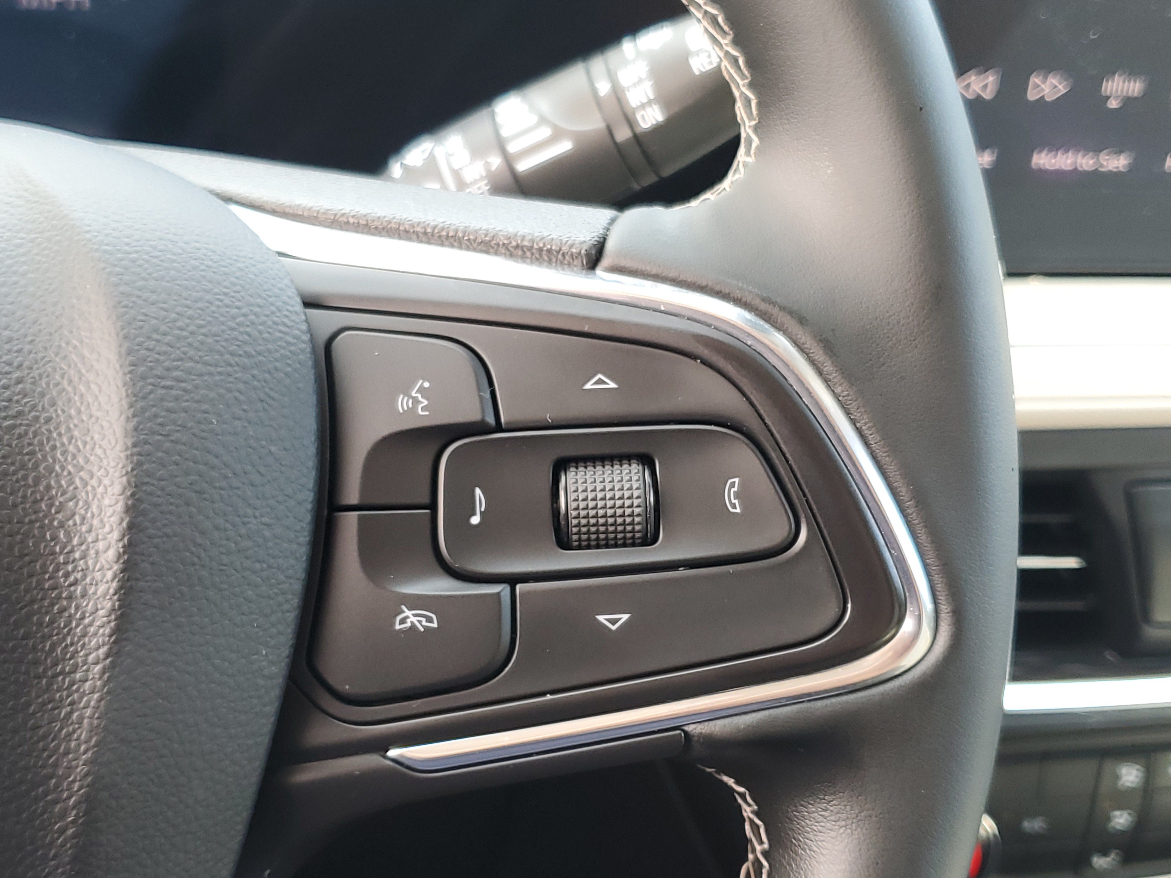 Certified 2024 Buick Encore GX Preferred FWD image 23