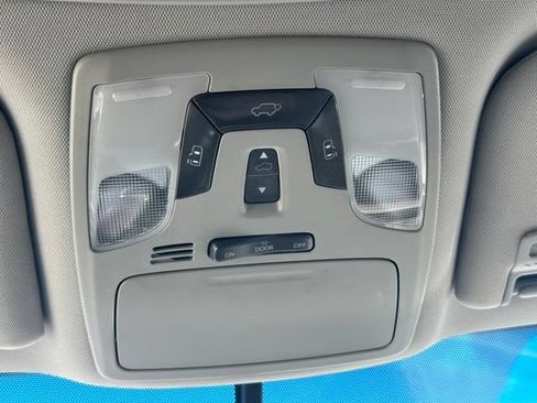 Used 2017 Toyota Sienna XLE w/ XLE Navigation Package FWD image 26
