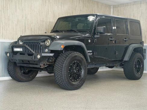 Used 2015 Jeep Wrangler Unlimited Sport w/ Quick Order Package 24S AWD/4WD image 4