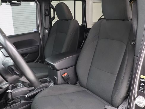 Used 2023 Jeep Wrangler Unlimited w/ Cold Weather Group AWD/4WD image 15