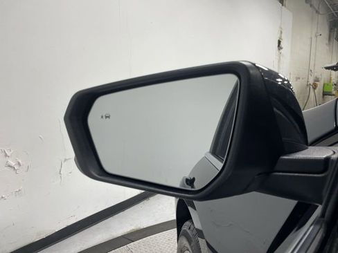 Used 2022 Chevrolet Equinox LT AWD/4WD image 29