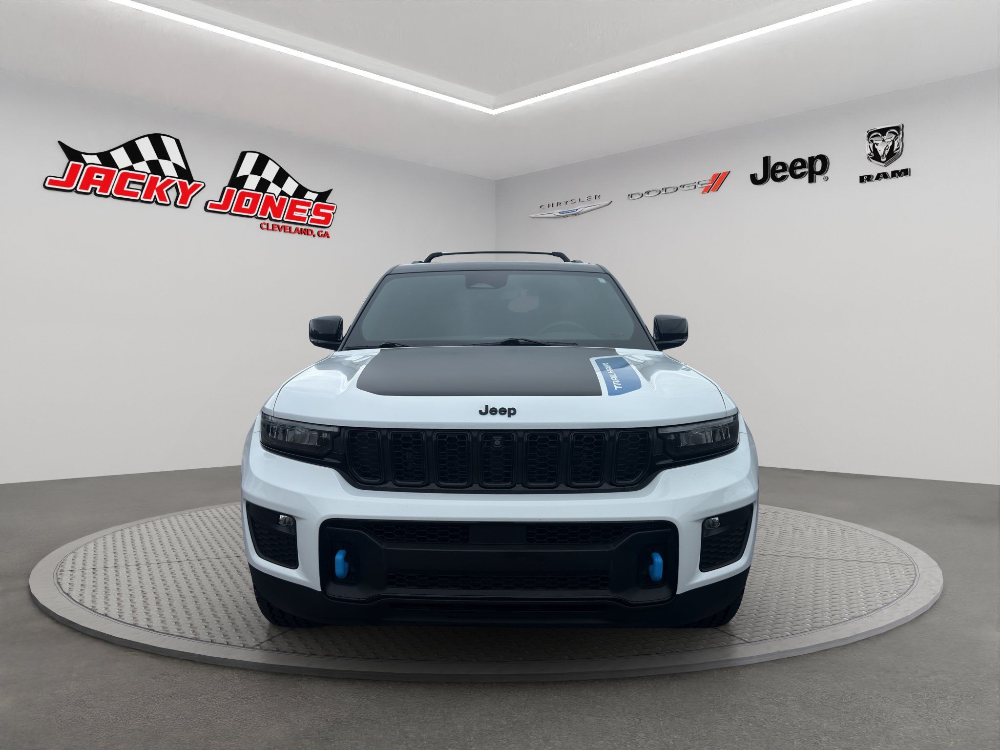 Used 2023 Jeep Grand Cherokee Trailhawk AWD/4WD image 14