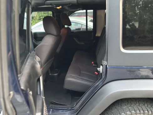 Used 2013 Jeep Wrangler Unlimited Sport AWD/4WD image 9