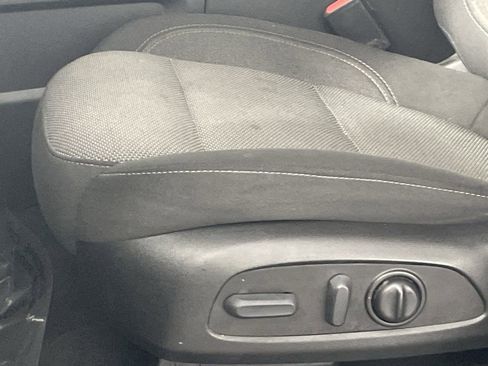 Used 2023 Chevrolet Traverse LT image 18