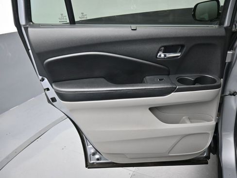 Used 2016 Honda Pilot Elite image 31