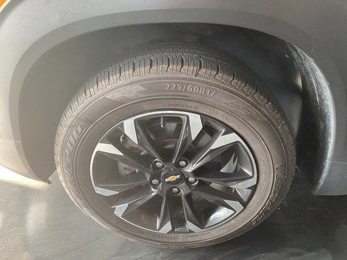 Used 2021 Chevrolet TrailBlazer LT w/ Sun and Liftgate Package AWD/4WD image 10