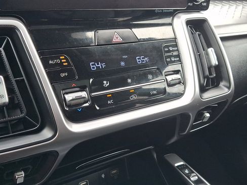 Used 2023 Kia Sorento S w/ Panoramic Sunroof Package FWD image 35