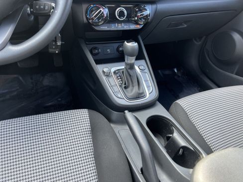 Used 2023 Hyundai Kona SE AWD/4WD image 21