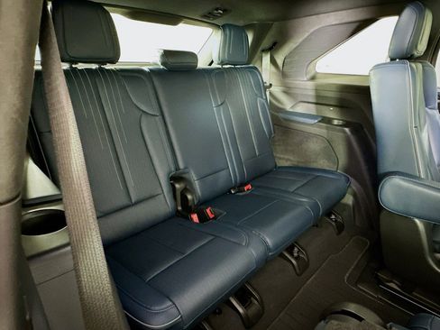 Used 2025 Cadillac Escalade IQ Luxury 2 w/ LPO, Premium Carpet Package AWD/4WD image 10