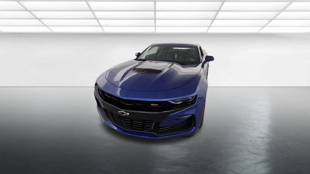 Used 2019 Chevrolet Camaro SS RWD image 2
