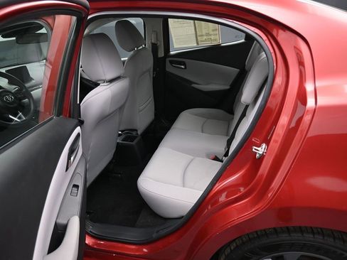 Certified 2019 Toyota Yaris LE image 25