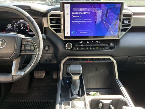 Used 2025 Toyota Tundra Limited AWD/4WD image 29