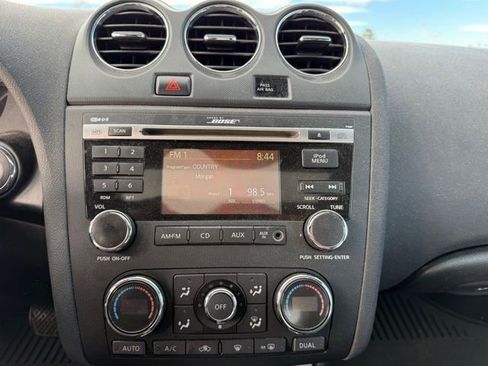 Used 2010 Nissan Altima 2.5 SL w/ SL Pkg image 12