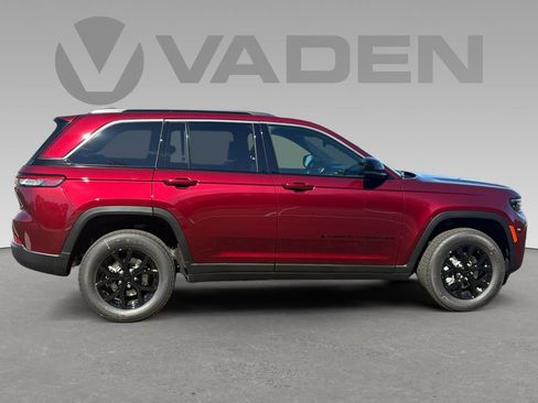New 2026 Jeep Grand Cherokee Altitude image 7