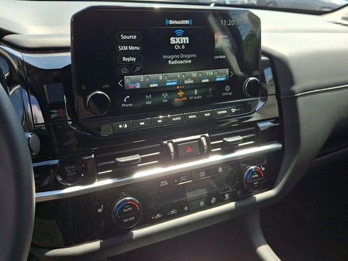 New 2025 Nissan Pathfinder SL w/ SL Premium Package image 8